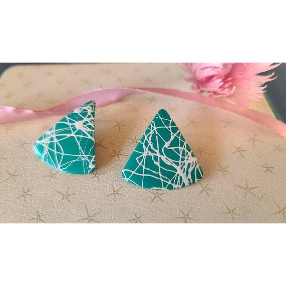 1980s Aqua and White Graffiti Triangular Earrings - Picture 3 of 10